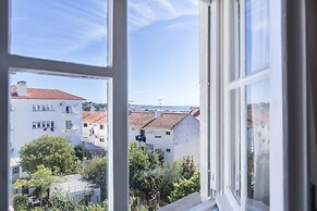 Rustic Seaview Apartment in Cascais