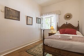 Rustic Seaview Apartment in Cascais