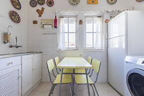 Rustic Seaview Apartment in Cascais