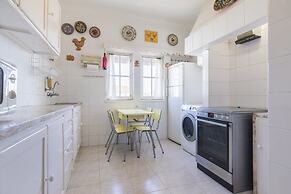 Rustic Seaview Apartment in Cascais