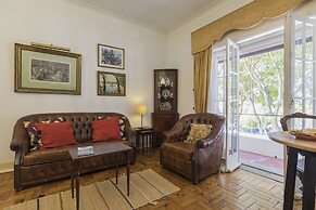 Rustic Seaview Apartment in Cascais