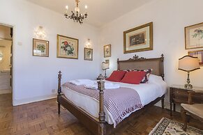 Rustic Seaview Apartment in Cascais