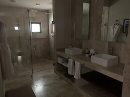 Xaha Villas Suites & Golf Resort