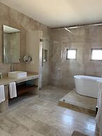 Xaha Villas Suites & Golf Resort