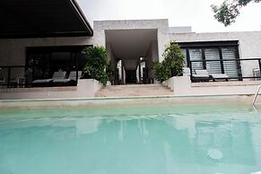 Xaha Villas Suites & Golf Resort