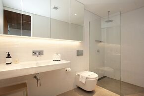 Short Lane Apartments by Urban Rest