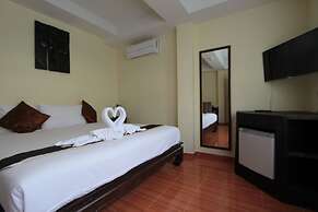 Karon Beach Pool Hotel