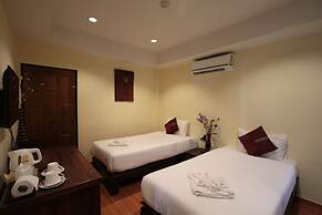 Karon Beach Pool Hotel