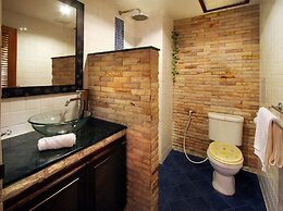 Karon Beach Pool Hotel