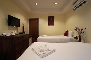 Karon Beach Pool Hotel