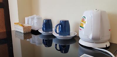 Karon Beach Pool Hotel