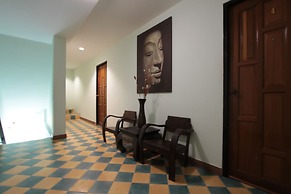 Karon Beach Pool Hotel