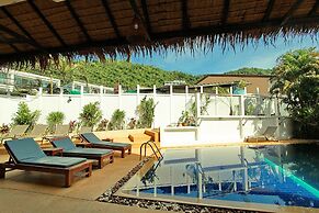 Karon Beach Pool Hotel