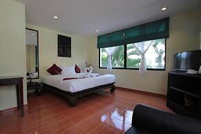 Karon Beach Pool Hotel