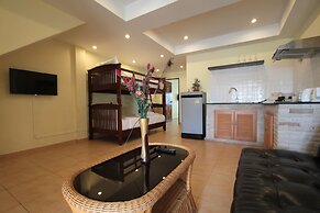 Karon Beach Pool Hotel