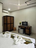 Karon Beach Pool Hotel