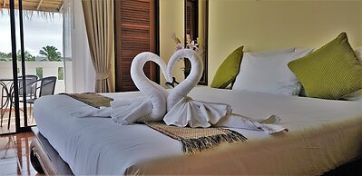 Karon Beach Pool Hotel