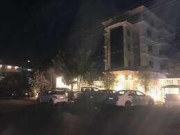 Moonlight Inn Boutique