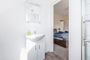Home to Home Watford Apartment