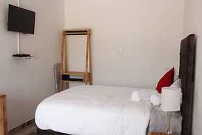 Lawu Le Ngwenya Guest House