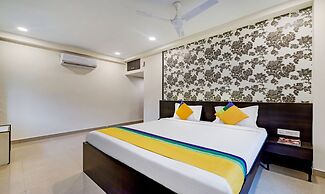 Itsy Hotels Neeranand Plaza