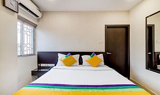 Itsy Hotels Neeranand Plaza