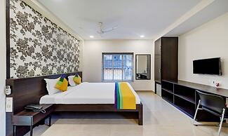 Itsy Hotels Neeranand Plaza