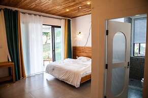 Sunset Nam Ngum tented resort