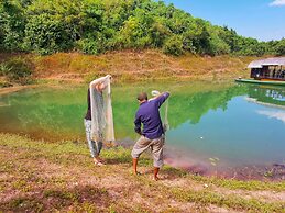 Sunset Nam Ngum tented resort