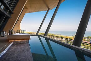 Renaissance Xiamen Hotel