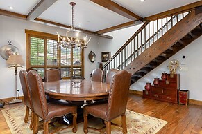 Amazing Pet-friendly Executive Home, Ski-in Walk-out - Lr884 by Redawn