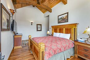 Amazing Pet-Friendly Executive Home, Ski-In Walk-Out - LR884 by Redawn