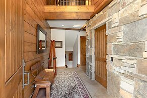 Amazing Pet-Friendly Executive Home, Ski-In Walk-Out - LR884 by Redawn