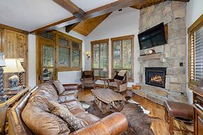 Amazing Pet-Friendly Executive Home, Ski-In Walk-Out - LR884 by Redawn