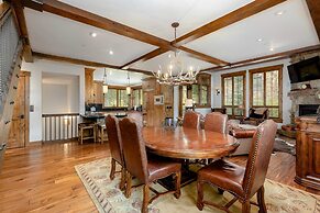 Amazing Pet-Friendly Executive Home, Ski-In Walk-Out - LR884 by Redawn