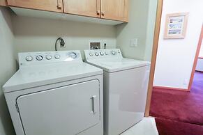 Snowcreek V 999 Mammoth Mountain Views, Private Washer Dryer, Pet-Frie