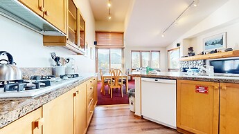 Snowcreek V 999 Mammoth Mountain Views, Private Washer Dryer, Pet-Frie