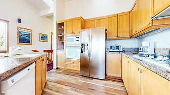 Snowcreek V 999 Mammoth Mountain Views, Private Washer Dryer, Pet-Frie