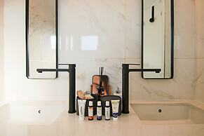 Phaedrus Living: Seaside Luxury Flat Athina 109