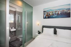 Luxury Studios & Rooms Seven