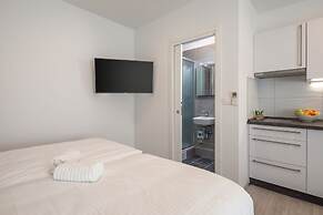 Luxury Studios & Rooms Seven