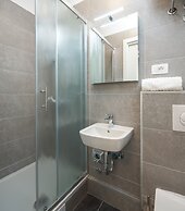 Luxury Studios & Rooms Seven