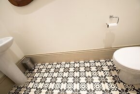 Apartment 1 The Grove