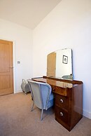 Apartment 2 The Grove