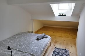 TT Anjos Lisbon Rooms