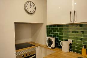 TT Anjos Lisbon Rooms