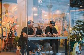 Murals Sleepbox Capsule Hostel - Adults Only