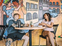 Murals Sleepbox Capsule Hostel - Adults Only