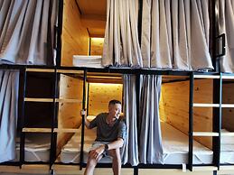 Murals Sleepbox Capsule Hostel - Adults Only