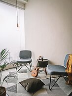 Murals Sleepbox Capsule Hostel - Adults Only